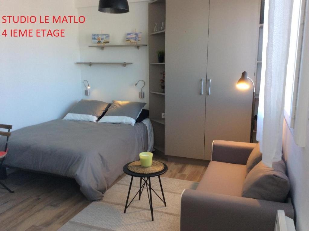 Les Studios Vue Mer Le Matlo Динар Экстерьер фото